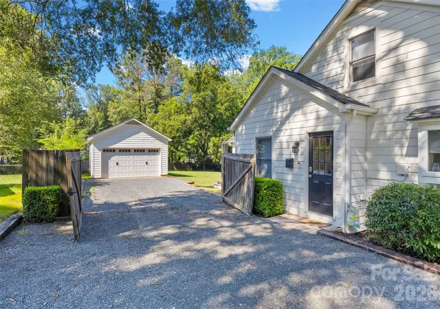 Photo 3 of Single family home for sale at 4310 Craig Ave, Charlotte, NC 28211 | MLS# 4420909 | Listing updated on 2026-10-04