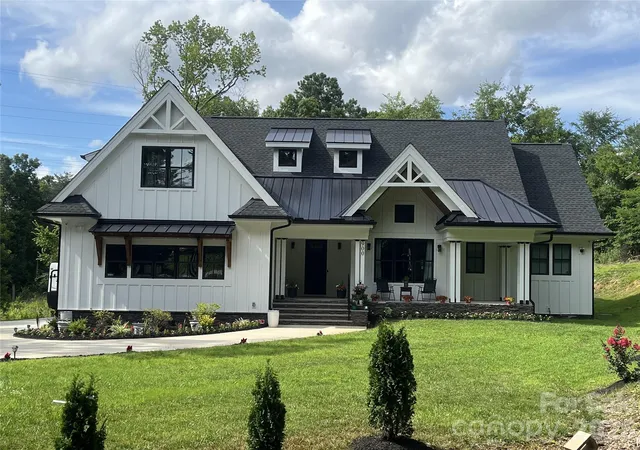 Single family home for sale at 900 Houston Hts Rd, Charlotte, NC 28262 | MLS# 4420916