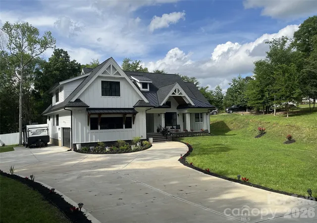 Photo 3 of Single family home for sale at 900 Houston Hts Rd, Charlotte, NC 28262 | MLS# 4420916 | Listing updated on 2026-10-30