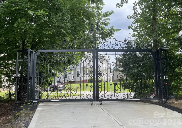 Photo 44 of Single family home for sale at 900 Houston Hts Rd, Charlotte, NC 28262 | MLS# 4420916 | Listing updated on 2026-09-08