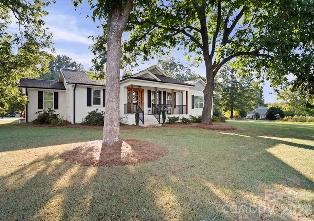 Photo 2 of Single family home for sale at 5267 York Hwy, York, SC 29745 | MLS# 4420917 | Listing updated on 2026-09-12