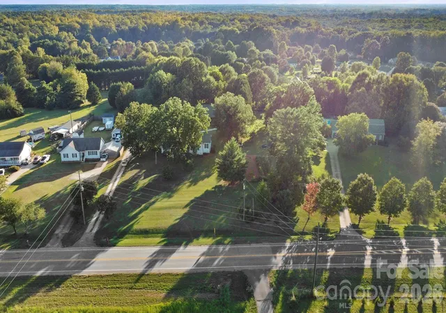 Photo 4 of Single family home for sale at 5267 York Hwy, York, SC 29745 | MLS# 4420917 | Listing updated on 2026-09-12