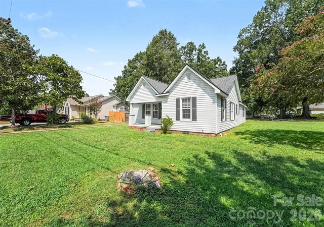 Photo 2 of Sale Pending at 1911 Central Dr, Kannapolis, NC 28083 | MLS# 4420924 | Listing updated on 2026-09-23
