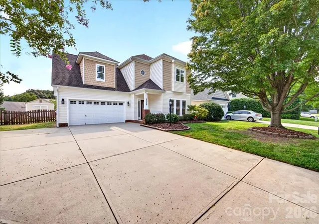 Photo 2 of Single family home for sale at 9026 Crusaders Ct, Matthews, NC 28105 | MLS# 4420940 | Listing updated on 2026-09-25