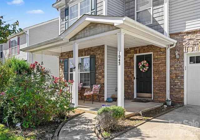 Photo 3 of Single family home for sale at 1043 Bent Branch St, Gastonia, NC 28054 | MLS# 4420960 | Listing updated on 2026-10-03