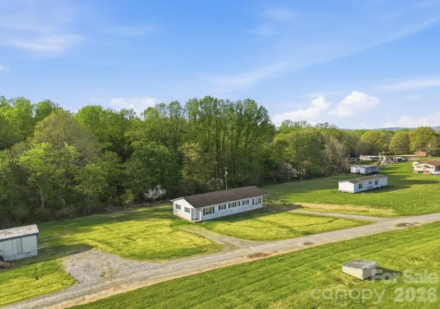 Photo 4 of House for sale at 114/116/137/154 Harrington Pl Dr, Taylorsville, NC 28681 | MLS# 4421001 | Listing updated on 2026-09-03