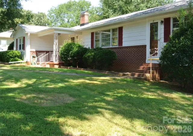 Photo 2 of Single family home for sale at 268 Tanner St, Rutherfordton, NC 28139 | MLS# 4421010 | Listing updated on 2026-09-06