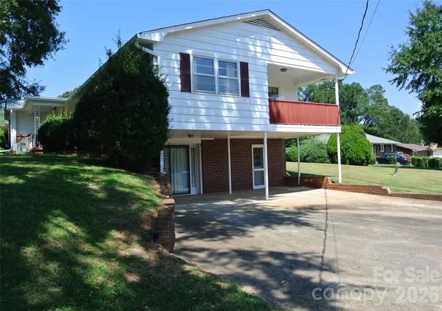 Photo 3 of Single family home for sale at 268 Tanner St, Rutherfordton, NC 28139 | MLS# 4421010 | Listing updated on 2026-09-06