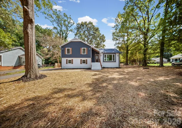 Photo 1 of Single family home for sale at 6800 Ludwig Dr, Charlotte, NC 28215 | MLS# 4421027 | Listing updated on 2026-10-04