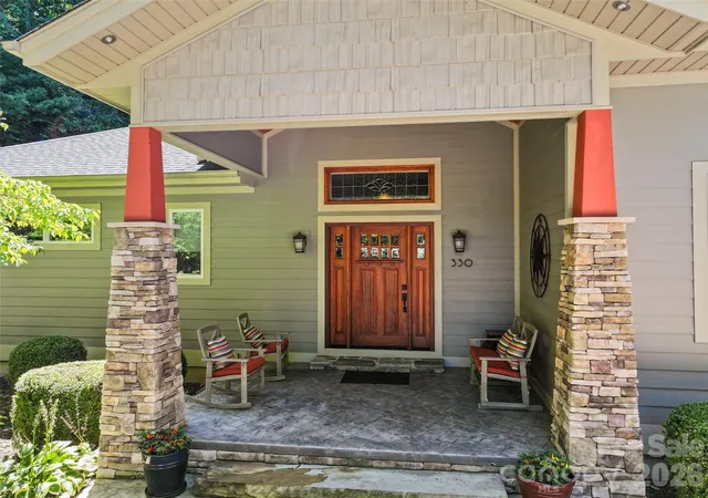 Photo 2 of Single family home for sale at 330 Sanctuary Dr, Waynesville, NC 28786 | MLS# 4421029 | Listing updated on 2026-09-13