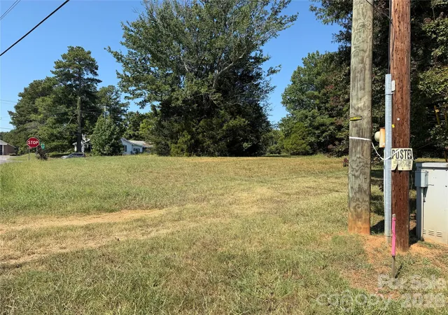 Photo 1 of Single family home for sale at 1750 W Ridge Rd, Salisbury, NC 28147 | MLS# 4421034 | Listing updated on 2026-09-06