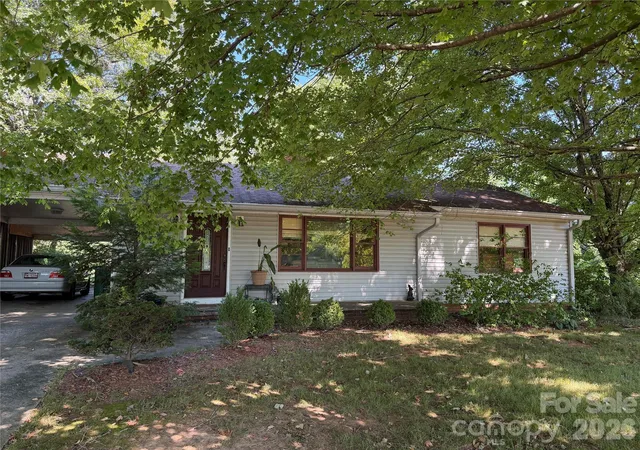 Photo 2 of Single family home for sale at 1750 W Ridge Rd, Salisbury, NC 28147 | MLS# 4421034 | Listing updated on 2026-09-06