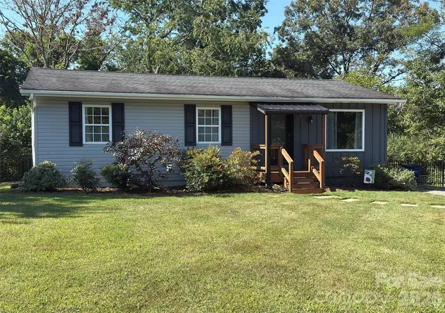 Photo 1 of Single family home for sale at 92 Salem Rd, Weaverville, NC 28787 | MLS# 4421037 | Listing updated on 2026-09-14
