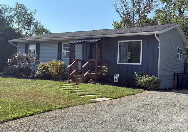 Photo 2 of Single family home for sale at 92 Salem Rd, Weaverville, NC 28787 | MLS# 4421037 | Listing updated on 2026-09-14