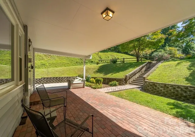 Photo 3 of Single family home for sale at 144 Cherry St, Sylva, NC 28779 | MLS# 4421038 | Listing updated on 2026-10-02