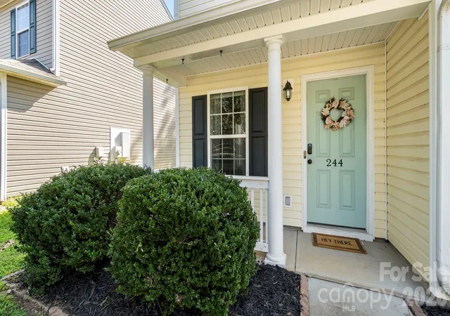 Photo 2 of Single family home for sale at 244 Makayla Ct, Fort Mill, SC 29715 | MLS# 4421039 | Listing updated on 2026-09-26