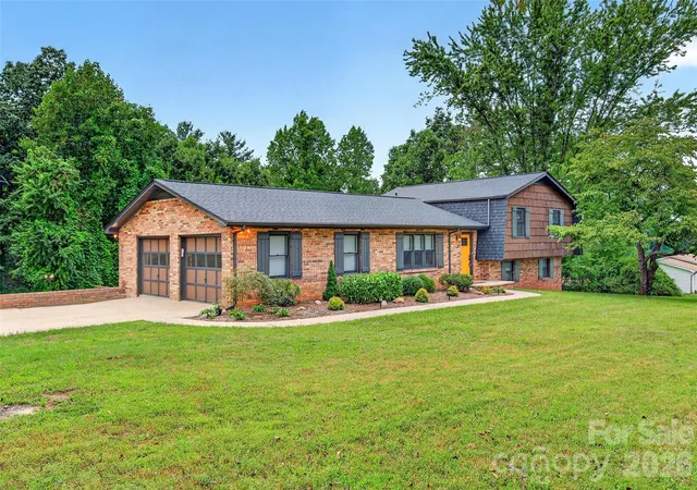Photo 3 of Single family home for sale at 4087 Austin Rd, Hudson, NC 28638 | MLS# 4421065 | Listing updated on 2026-09-30