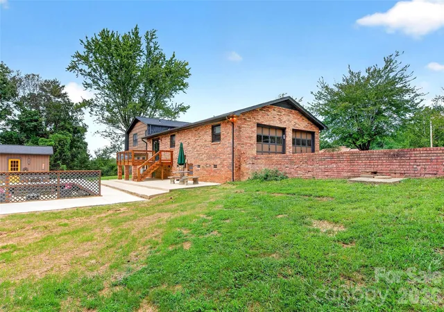 Photo 4 of Single family home for sale at 4087 Austin Rd, Hudson, NC 28638 | MLS# 4421065 | Listing updated on 2026-09-30