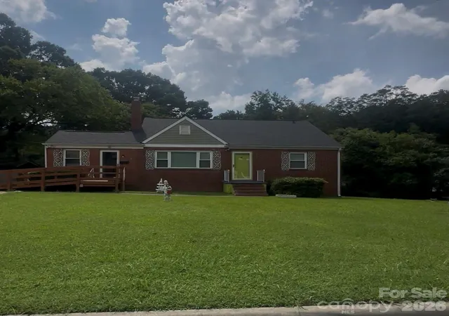 Photo 1 of Single family home for sale at 543 Bowman Rd, Charlotte, NC 28217 | MLS# 4421067 | Listing updated on 2026-09-04