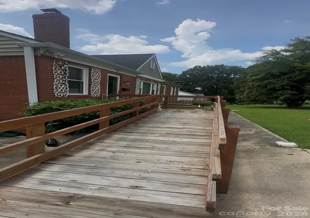 Photo 2 of Single family home for sale at 543 Bowman Rd, Charlotte, NC 28217 | MLS# 4421067 | Listing updated on 2026-09-04