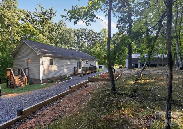 Photo 3 of Single family home for sale at 140 Fernwood Ct, Troy, NC 27371 | MLS# 4421073 | Listing updated on 2026-10-07