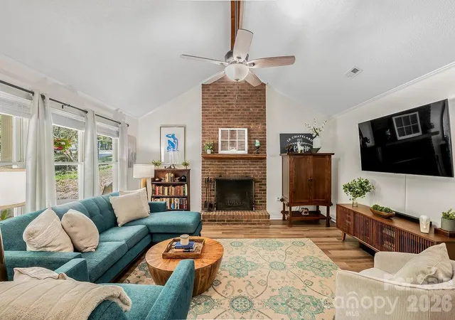Photo 3 of Single family home for sale at 309 Treeline Dr, Belmont, NC 28012 | MLS# 4421076 | Listing updated on 2026-09-25