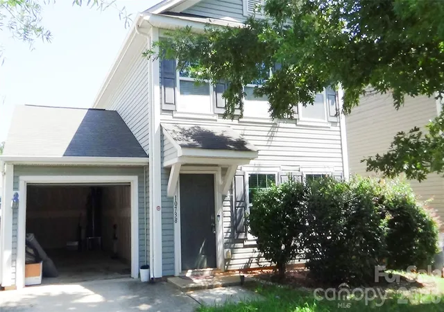 Photo 2 of Single family home for sale at 10738 Derryrush Dr, Charlotte, NC 28213 | MLS# 4421082 | Listing updated on 2026-09-23