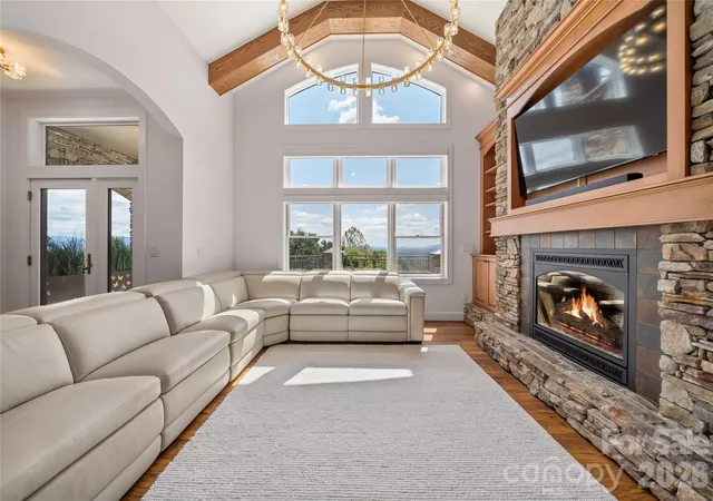 Photo 2 of Condo for sale at 4 Chimney Crst Dr #J, Asheville, NC 28806 | MLS# 4421093 | Listing updated on 2026-09-29