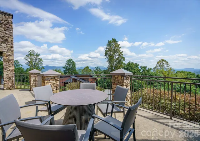 Photo 4 of Condo for sale at 4 Chimney Crst Dr #J, Asheville, NC 28806 | MLS# 4421093 | Listing updated on 2026-09-29