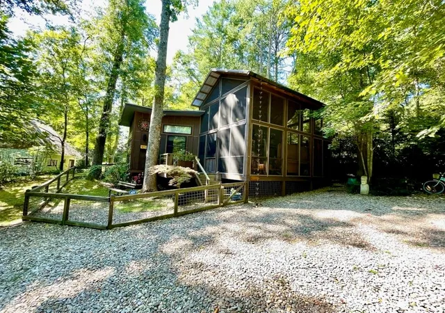 Photo 2 of Single family home for sale at 97 Fairway Dr, Black Mountain, NC 28711 | MLS# 4421102 | Listing updated on 2026-09-14