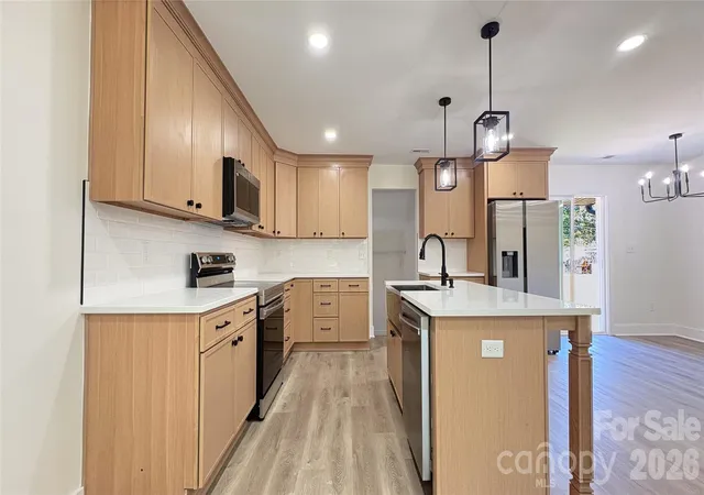 Photo 4 of Single family home for sale at 801 Dobson Dr, Charlotte, NC 28213 | MLS# 4421107 | Listing updated on 2026-10-03