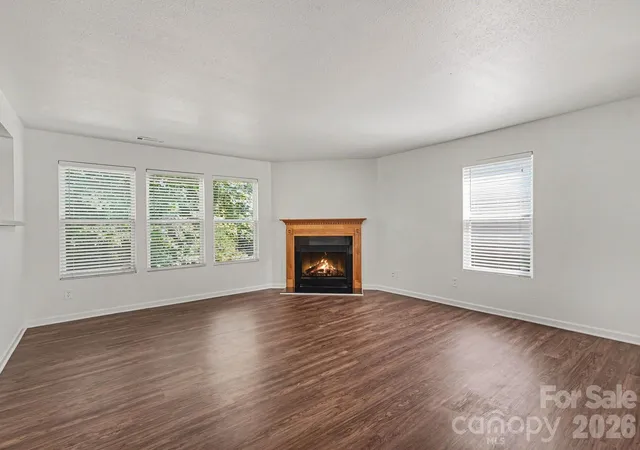 Photo 4 of Single family home for sale at 8401 Rockmoor Ridge Rd, Charlotte, NC 28215 | MLS# 4421109 | Listing updated on 2026-10-21