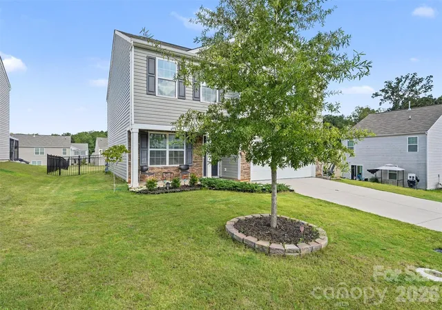 Photo 3 of Single family home for sale at 404 Berrybeth Cir, China Grove, NC 28023 | MLS# 4421113 | Listing updated on 2026-09-14