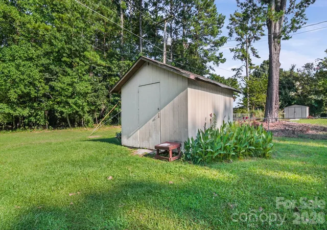 Photo 4 of Single family home for sale at 13519 Four Oaks Ln, Matthews, NC 28105 | MLS# 4421116 | Listing updated on 2026-10-20