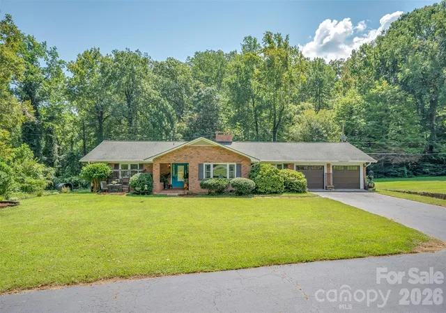 Photo 1 of Single family home for sale at 15 Meadowlark Dr, Tryon, NC 28782 | MLS# 4421124 | Listing updated on 2026-09-07