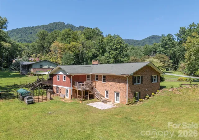 Photo 3 of Single family home for sale at 15 Meadowlark Dr, Tryon, NC 28782 | MLS# 4421124 | Listing updated on 2026-09-07