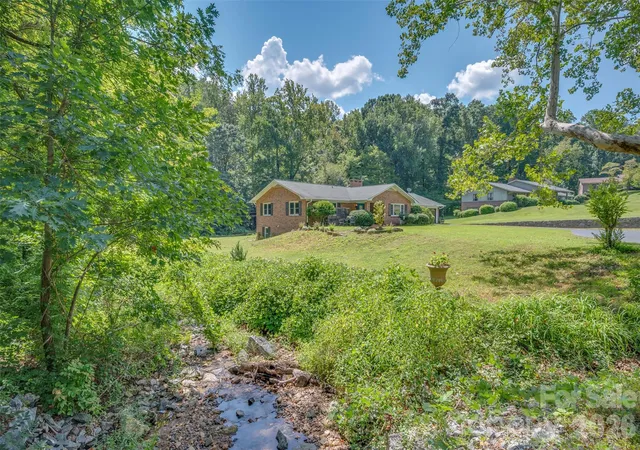 Photo 3 of Single family home for sale at 15 Meadowlark Dr, Tryon, NC 28782 | MLS# 4421124 | Listing updated on 2026-09-07
