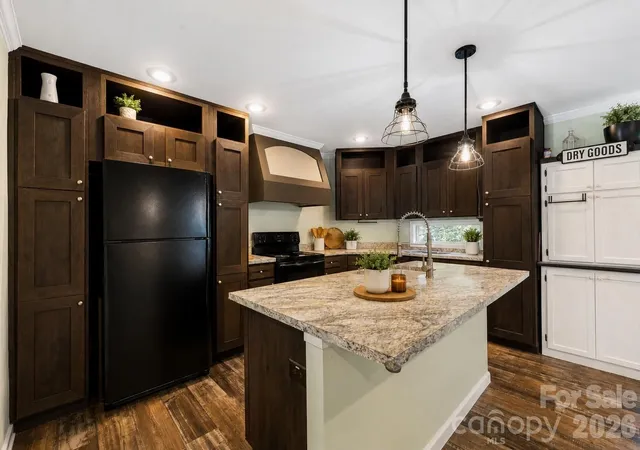 Photo 3 of Single family home for sale at 36 Woodrat Dr, Burnsville, NC 28714 | MLS# 4421130 | Listing updated on 2026-10-16