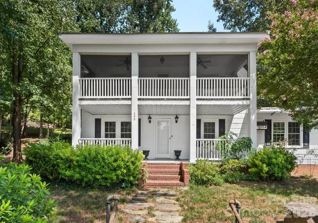 Photo 1 of Single family home for sale at 689 S Trade St, Tryon, NC 28782 | MLS# 4421132 | Listing updated on 2026-09-24