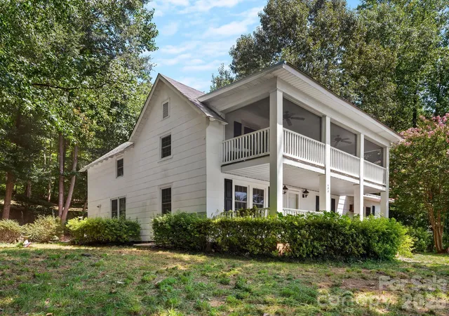 Photo 2 of Single family home for sale at 689 S Trade St, Tryon, NC 28782 | MLS# 4421132 | Listing updated on 2026-09-24