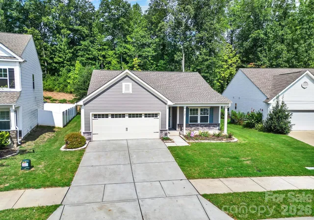 Photo 2 of Single family home for sale at 5121 Saddleback Dr, Mount Holly, NC 28120 | MLS# 4421137 | Listing updated on 2026-10-05