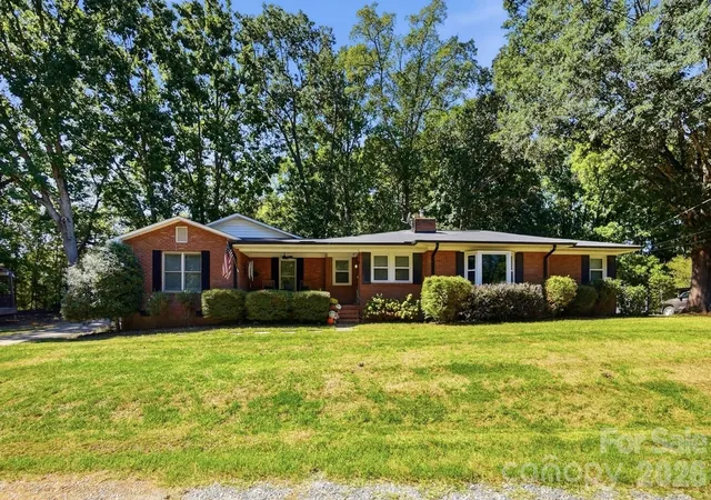 Photo 2 of Single family home for sale at 4925 Fulton Ct, Concord, NC 28025 | MLS# 4421149 | Listing updated on 2026-10-01
