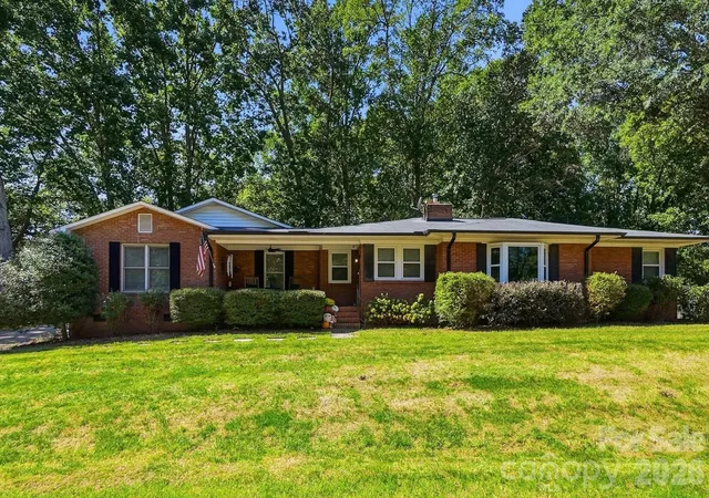 Photo 3 of Single family home for sale at 4925 Fulton Ct, Concord, NC 28025 | MLS# 4421149 | Listing updated on 2026-10-01