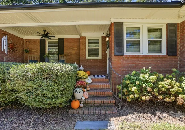 Photo 4 of Single family home for sale at 4925 Fulton Ct, Concord, NC 28025 | MLS# 4421149 | Listing updated on 2026-10-01