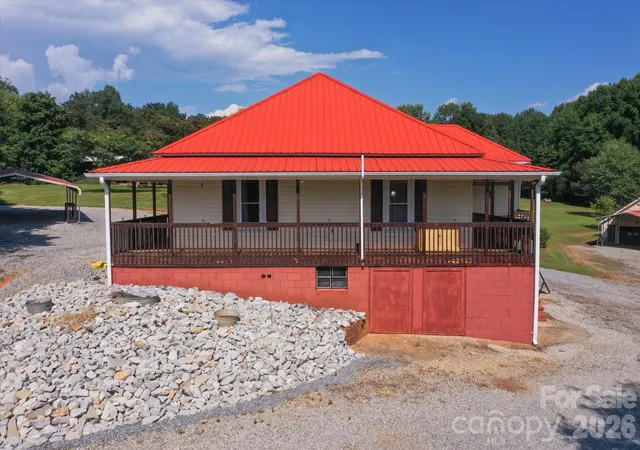 Photo 2 of Single family home for sale at 466 Miller Ave, Marion, NC 28752 | MLS# 4421157 | Listing updated on 2026-10-13