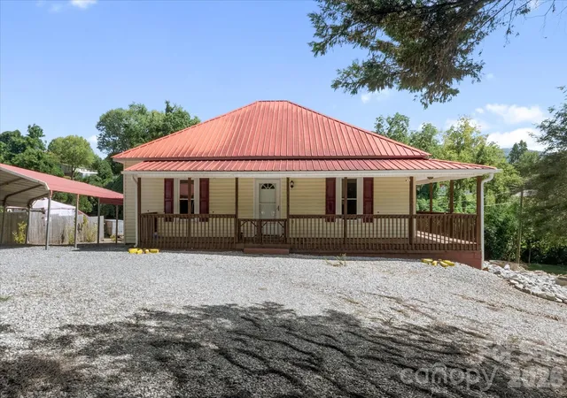 Photo 3 of Single family home for sale at 466 Miller Ave, Marion, NC 28752 | MLS# 4421157 | Listing updated on 2026-10-13
