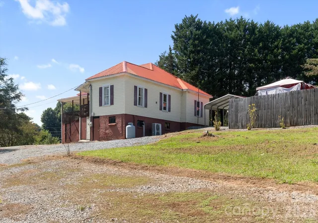 Photo 3 of Single family home for sale at 466 Miller Ave, Marion, NC 28752 | MLS# 4421157 | Listing updated on 2026-10-13