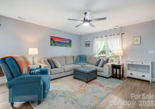 Photo 4 of Single family home for sale at 40 Quinn Hl Ln, Mars Hill, NC 28754 | MLS# 4421160 | Listing updated on 2026-09-08
