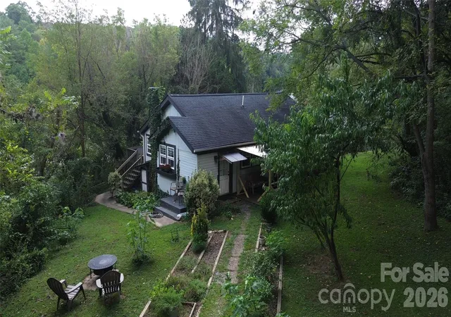 Photo 1 of Single family home for sale at 418 Sharptown Rd, Canton, NC 28716 | MLS# 4421203 | Listing updated on 2026-09-21