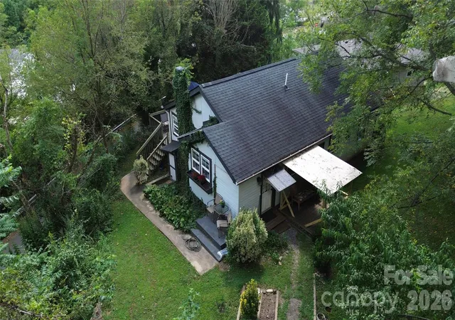 Photo 2 of Single family home for sale at 418 Sharptown Rd, Canton, NC 28716 | MLS# 4421203 | Listing updated on 2026-09-21